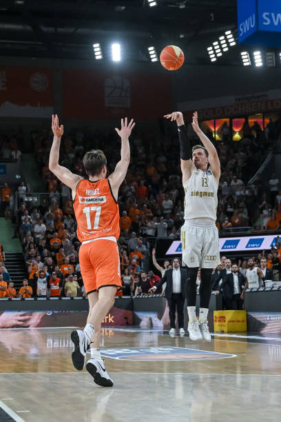 甚至面对亲 甚至面对亲