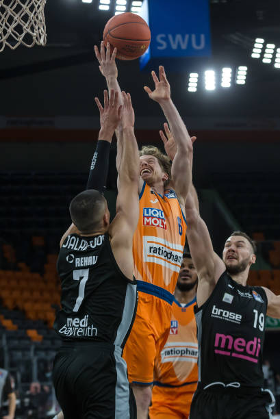 与中路策应 与中路策应