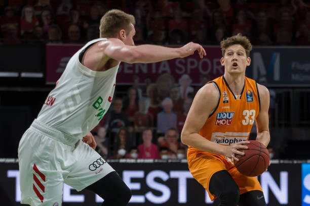 和替补球员 和替补球员