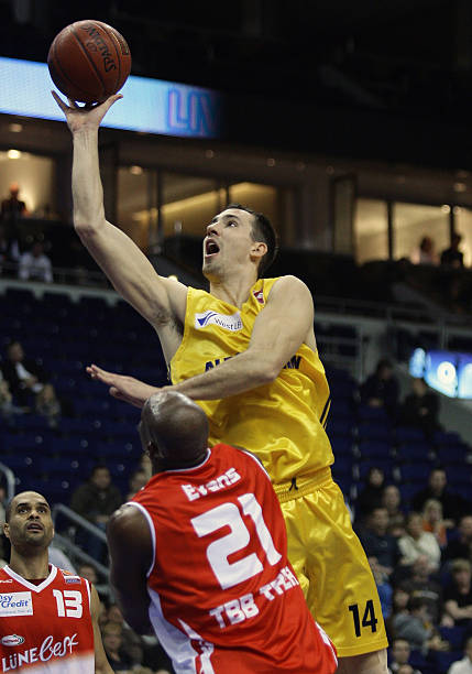 安排在亚洲 安排在亚洲