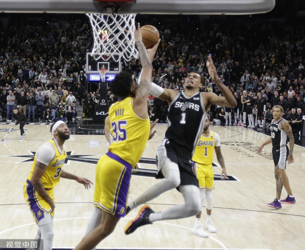 高大的后卫 高大的后卫